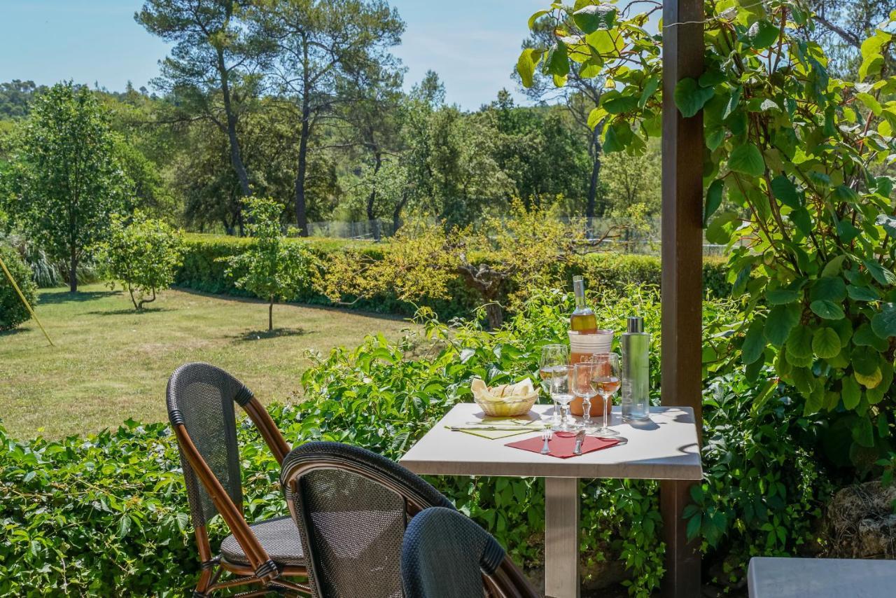 Auberge Du Grand Chene ซิญองส์-ลาเกสกาด ภายนอก รูปภาพ
