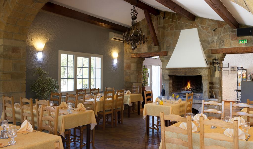 Auberge Du Grand Chene ซิญองส์-ลาเกสกาด ภายนอก รูปภาพ