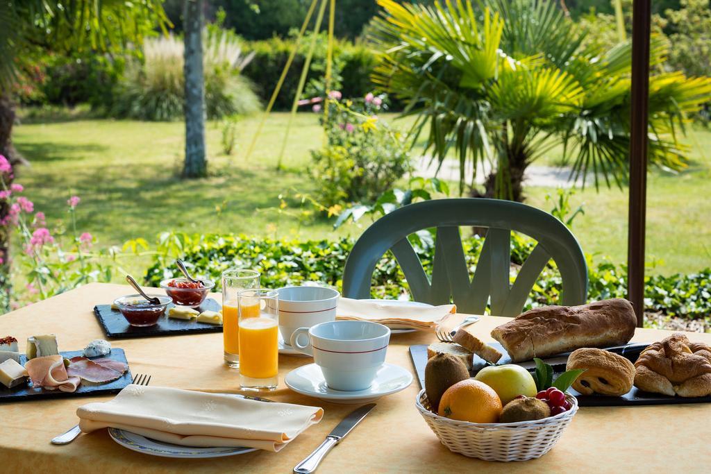 Auberge Du Grand Chene ซิญองส์-ลาเกสกาด ภายนอก รูปภาพ